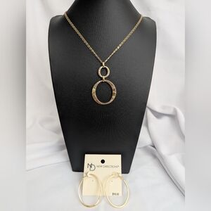 NEW- New Directions Gold-Tone Circle Pendant Necklace & Earring Set Or Gift 🎁